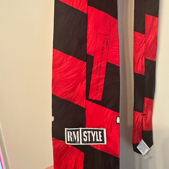 Vintage Dilbert Comic Tie - Picture 2 of 3